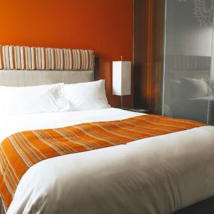 Camera tradizionale con letto queen size